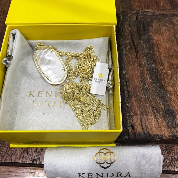 NWT Kendra Scott Gold Rayne Necklace in Ivory MOP! - Picture 7 of 8